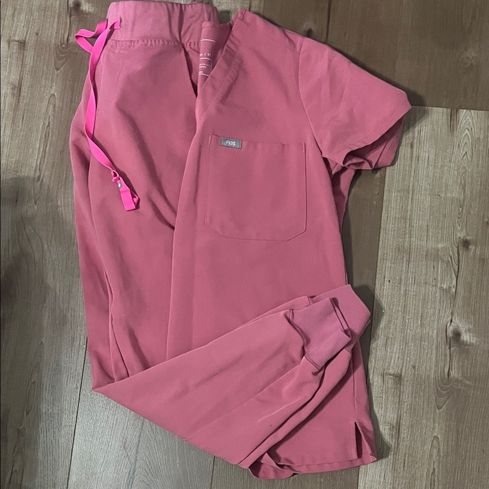 Figs Short Sleeve Top in Rose Pink